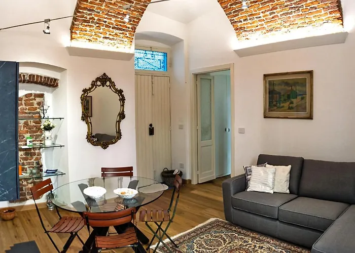 Casa Del Conte Massimiliano Roero